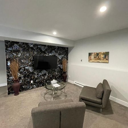 2 Bedroom Suite With Full Kitchen Revelstoke Exterior photo