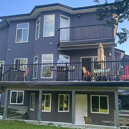 2 Bedroom Suite With Full Kitchen Revelstoke Exterior photo