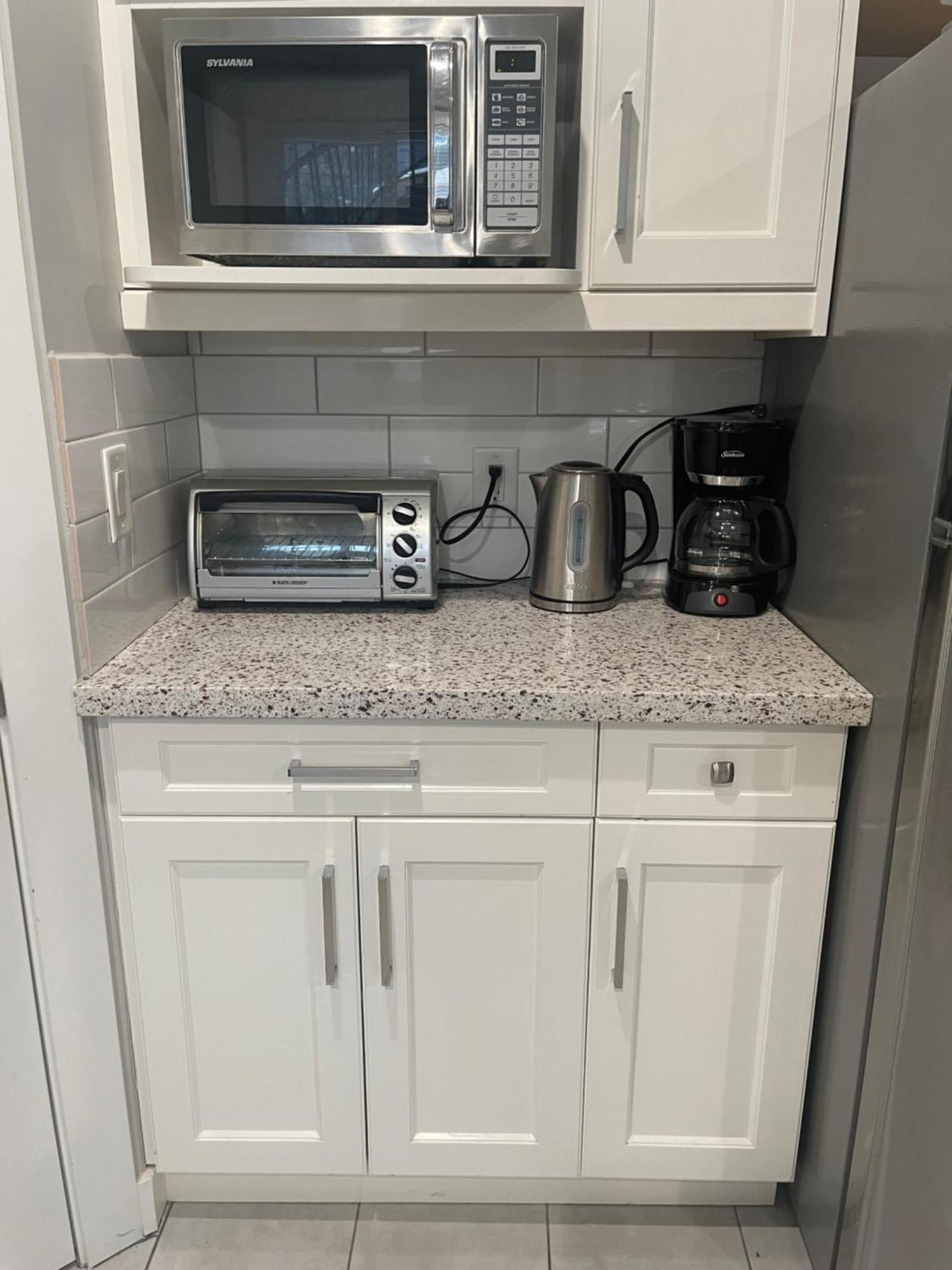 2 Bedroom Suite With Full Kitchen Revelstoke Exterior photo